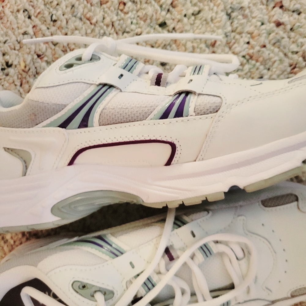 Vionic Athletic Shoes - image 2